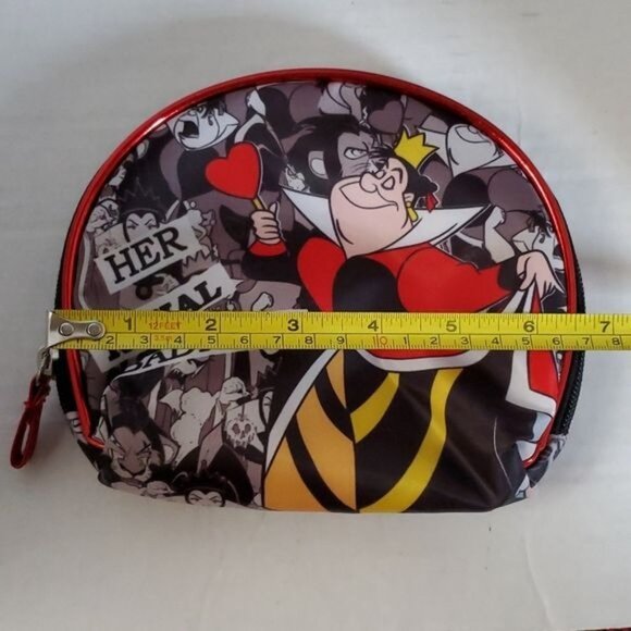 Disney Villains Pouch Bag Clutch Makeup Case Toiletries Queen of Hearts - Picture 9 of 12